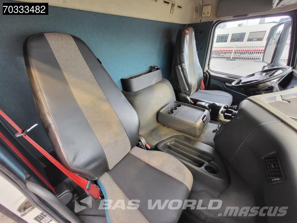 Volvo FM 410 FM 6X2 Machine transporter Hydraulic ramp W مركبات النقل