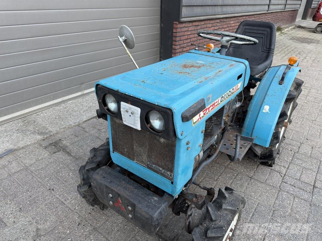 Mitsubishi D1100 FD 4WD minitractor الجرارات