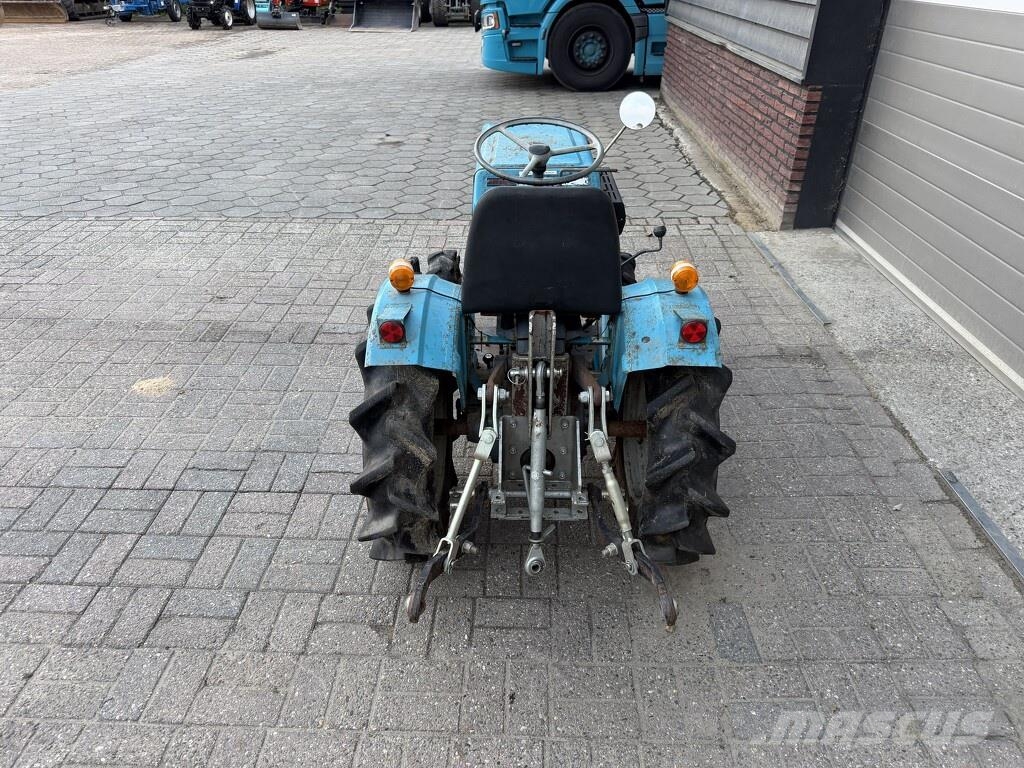 Mitsubishi D1100 FD 4WD minitractor الجرارات