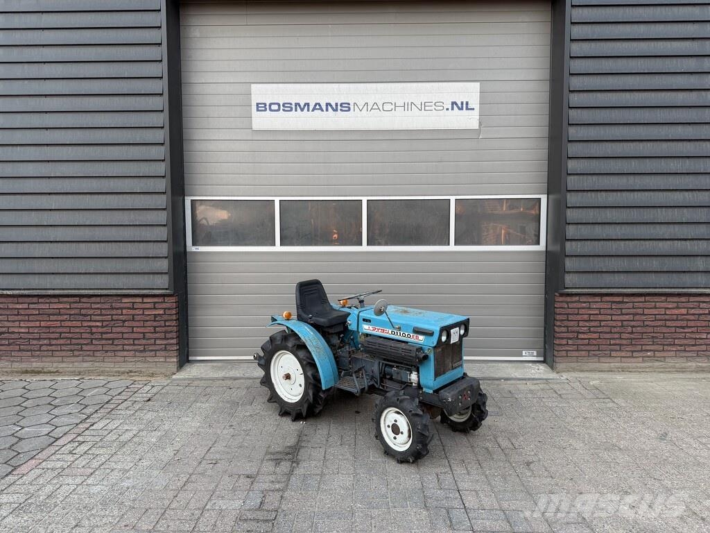 Mitsubishi D1100 FD 4WD minitractor الجرارات
