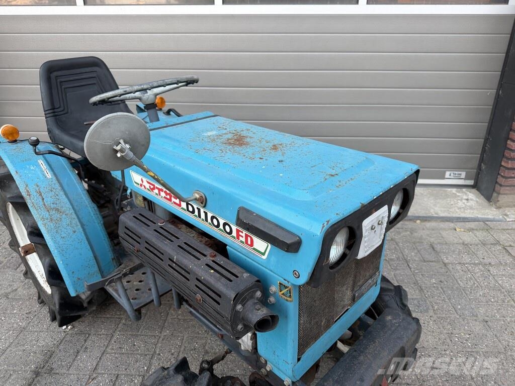 Mitsubishi D1100 FD 4WD minitractor الجرارات