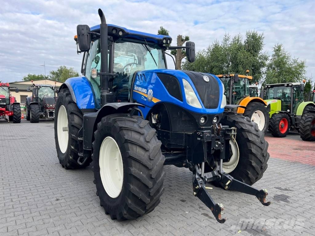 New Holland T7.230 Power Command الجرارات
