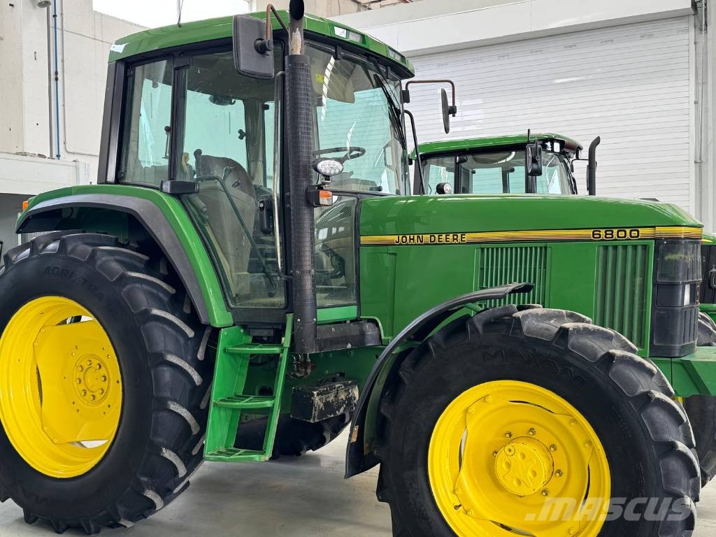 John Deere 6800 الجرارات
