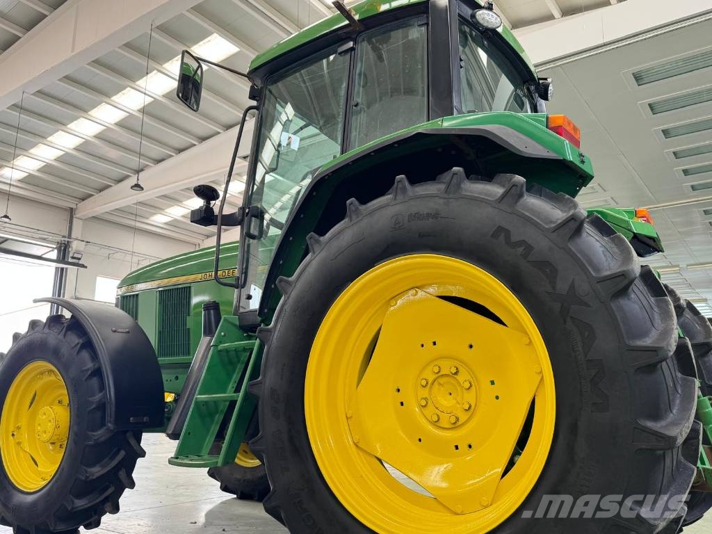 John Deere 6800 الجرارات