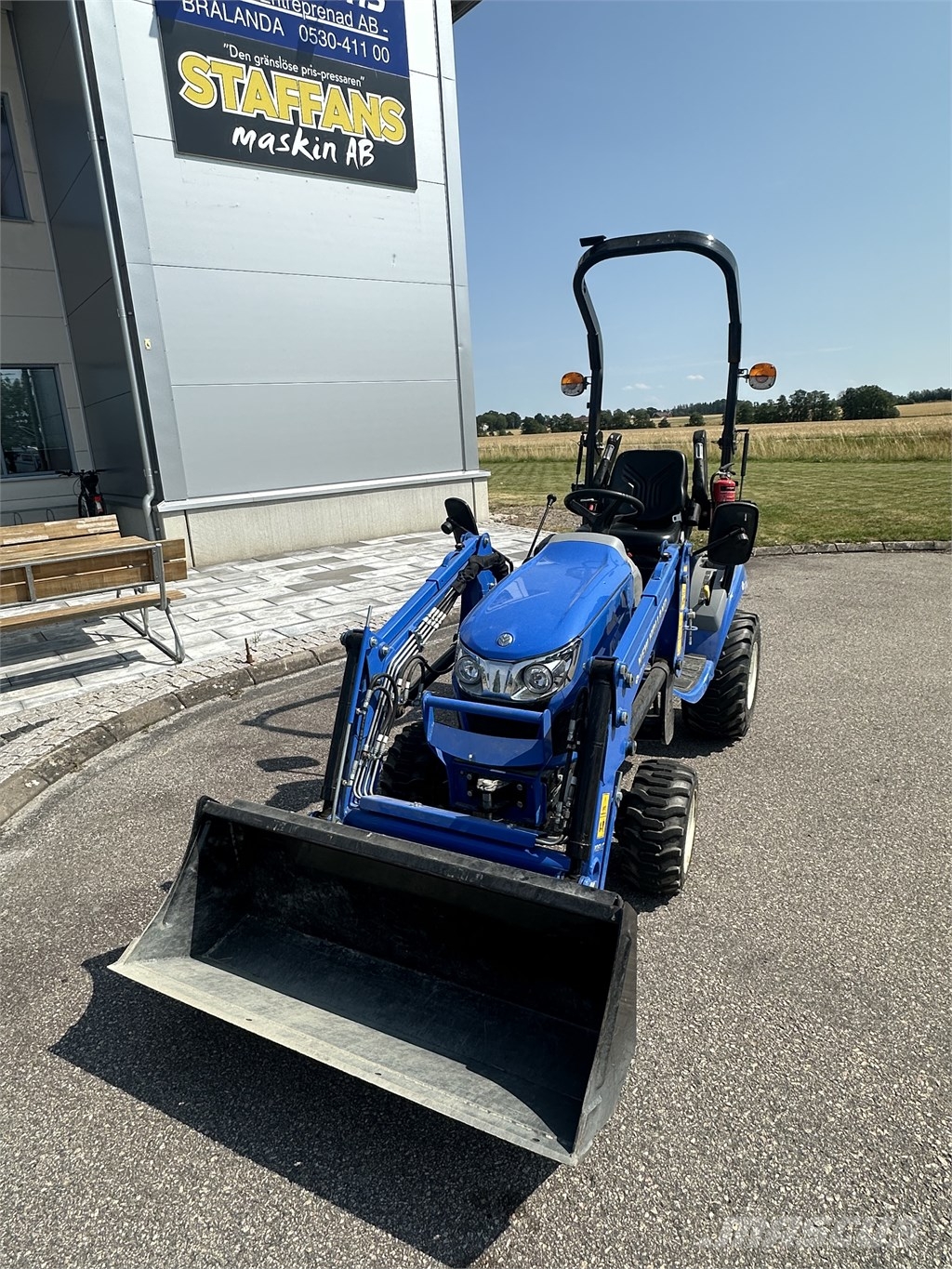 New Holland Boomer 25 C Tractores