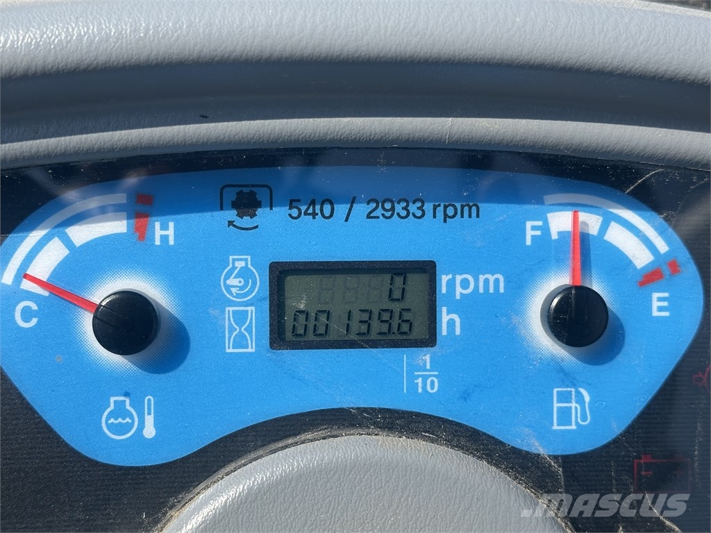New Holland Boomer 25 C Tractores