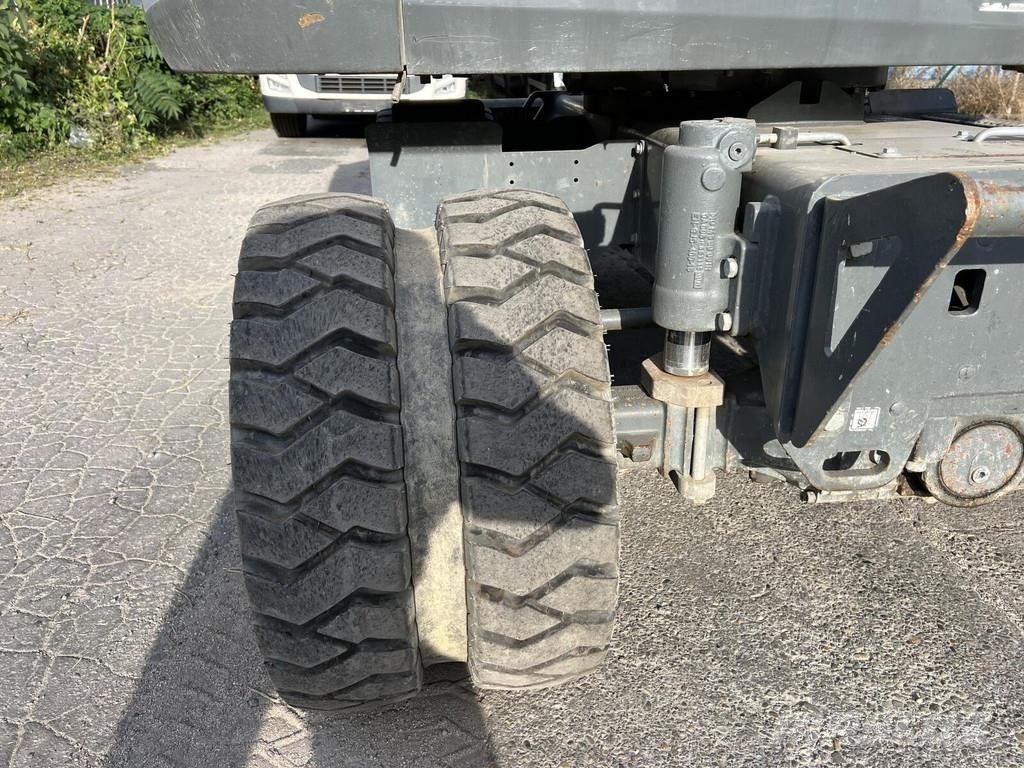 Wacker Neuson EW65 Midi rýpadla 7t - 12t