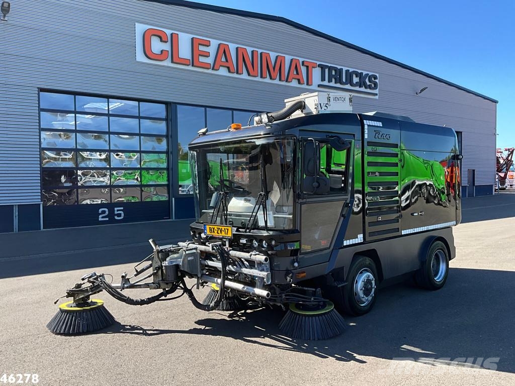 Ravo 580 with 3-rd brush Sweeper trucks