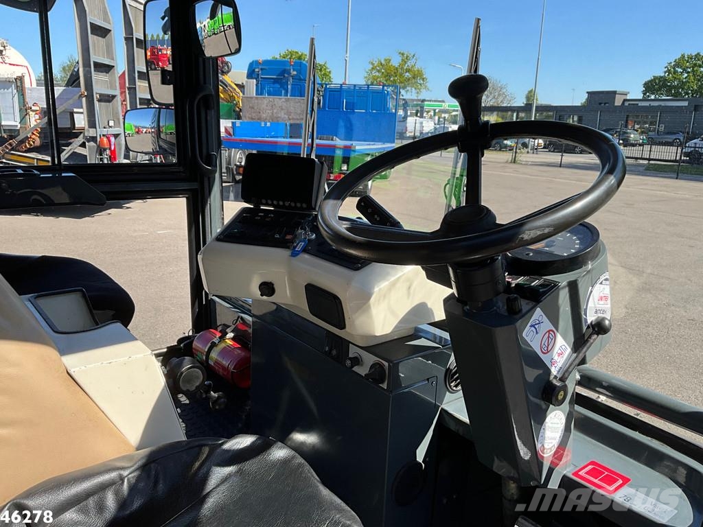 Ravo 580 with 3-rd brush Sweeper trucks