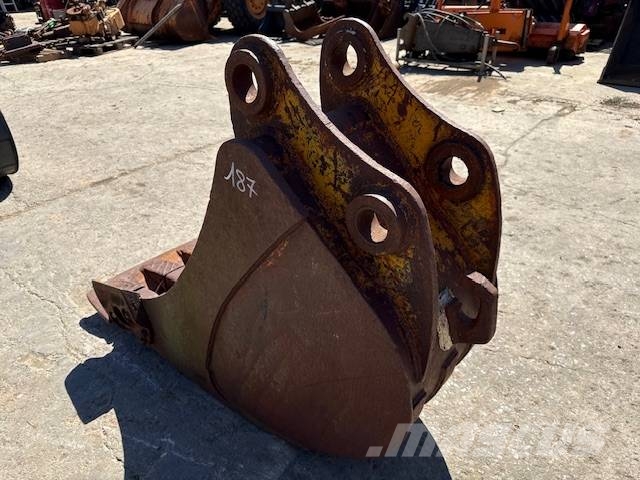 CAT 225 - 700 mm Retroexcavadoras