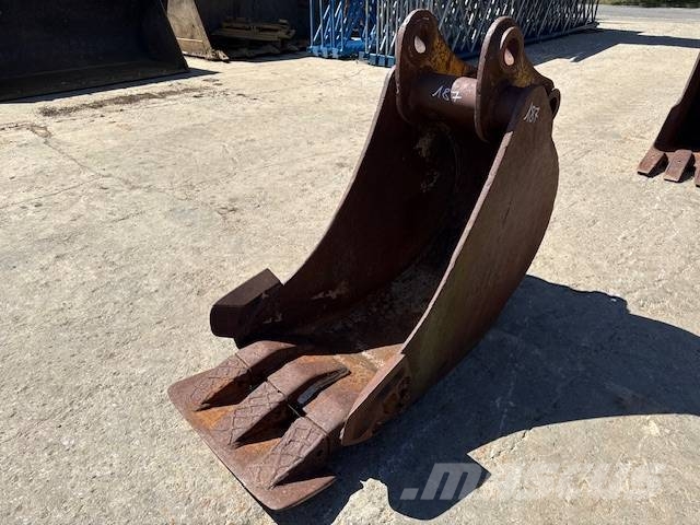 CAT 225 - 700 mm Retroexcavadoras