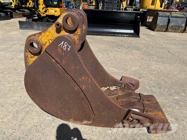 CAT 225 - 700 mm Retroexcavadoras