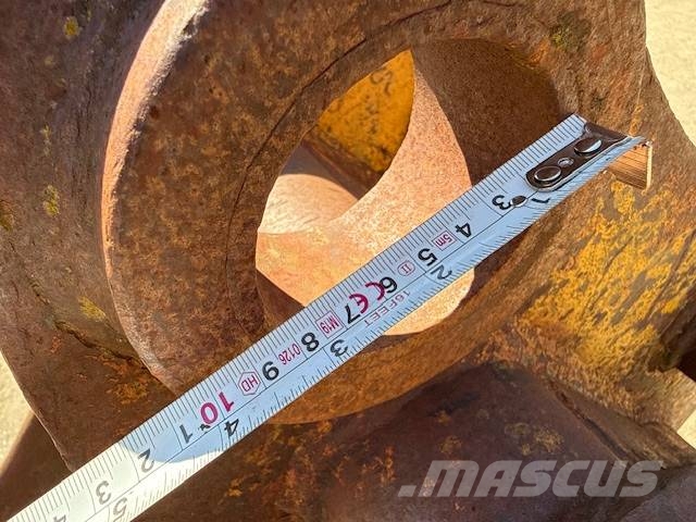 CAT 225 - 700 mm Retroexcavadoras