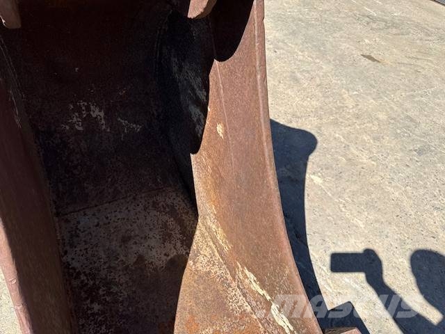 CAT 225 - 700 mm Retroexcavadoras