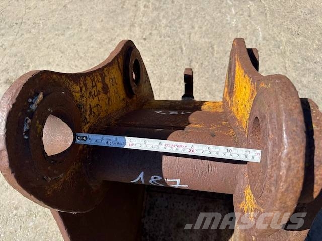 CAT 225 - 700 mm Retroexcavadoras