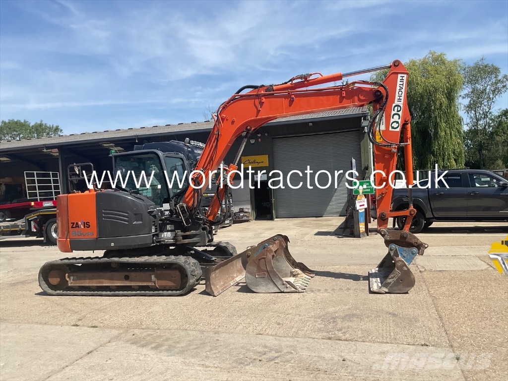 Hitachi ZX 85 US B حفارات وسط 7 طن - 12 طن