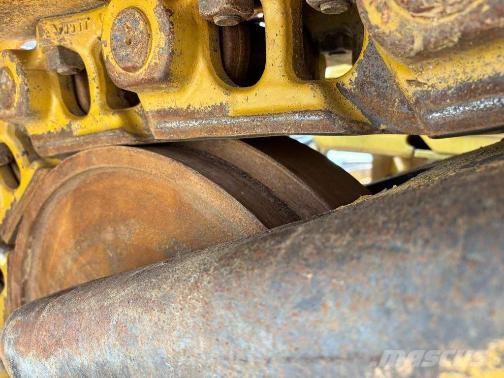 CAT D6T LGP Crawler dozers