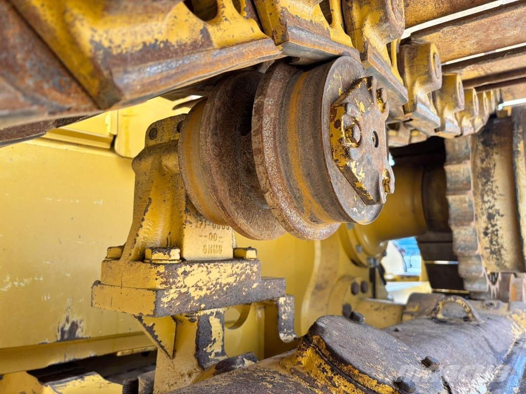 CAT D6T LGP Crawler dozers