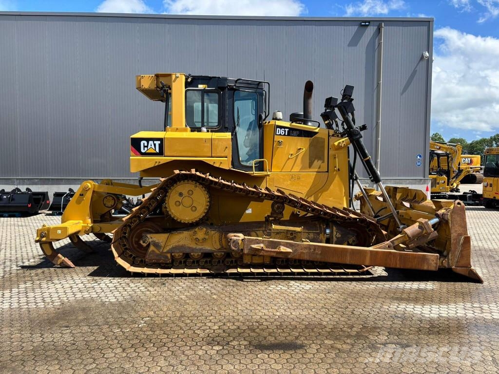 CAT D6T LGP Crawler dozers