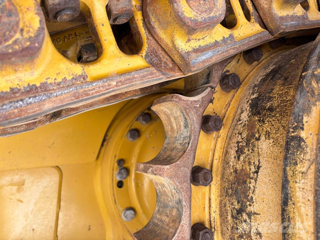 CAT D6T LGP Crawler dozers