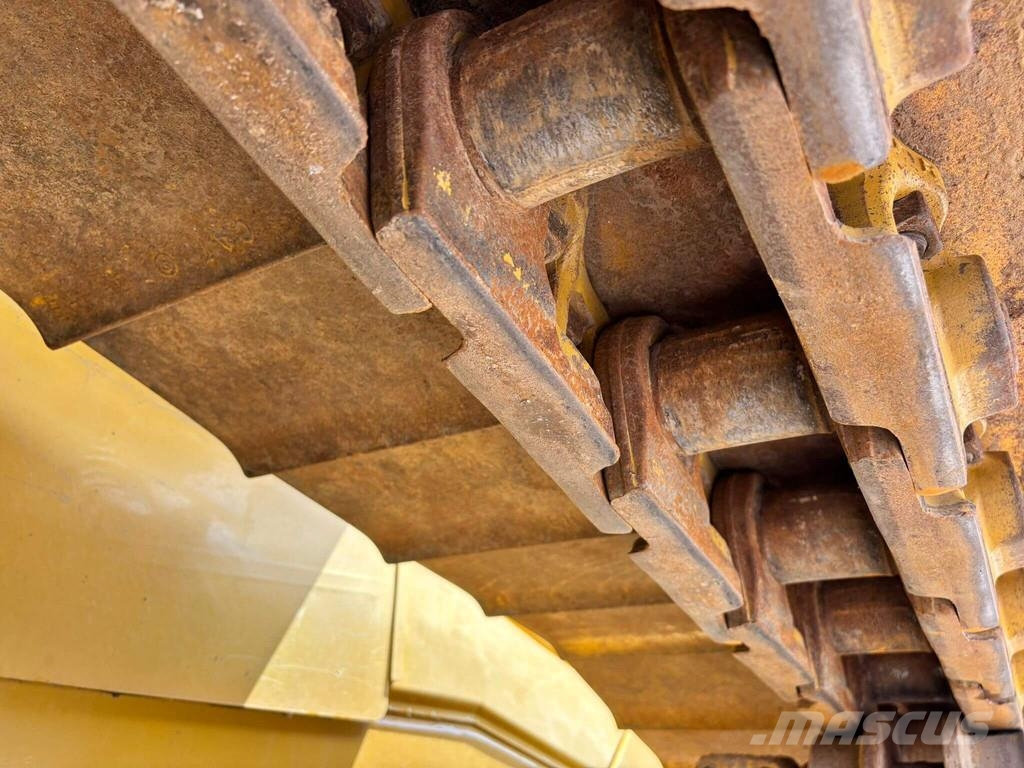 CAT D6T LGP Crawler dozers