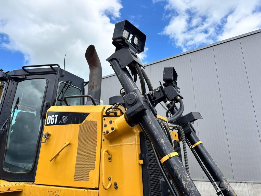 CAT D6T LGP Crawler dozers