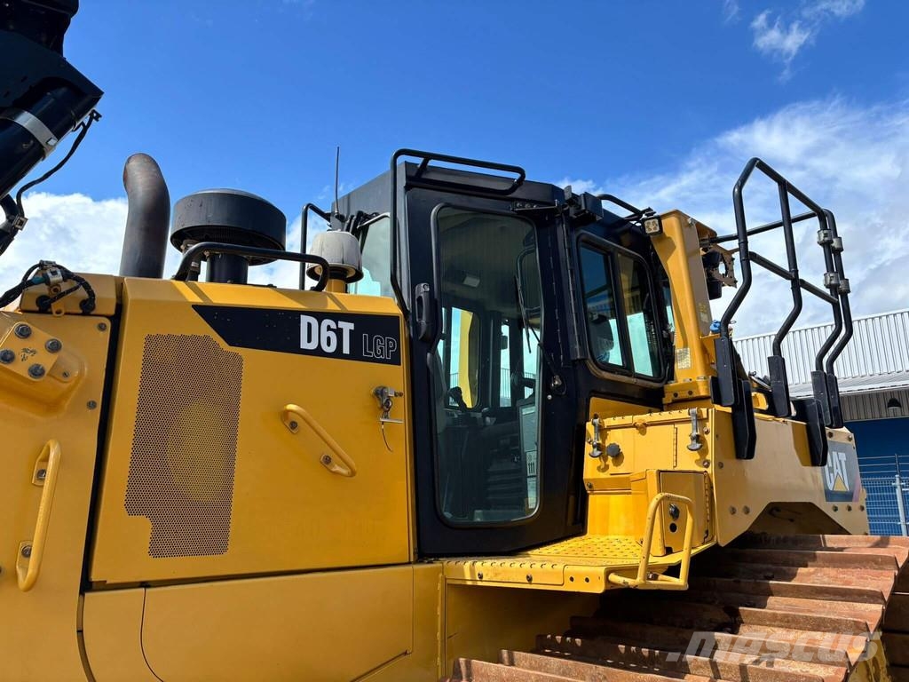 CAT D6T LGP Crawler dozers