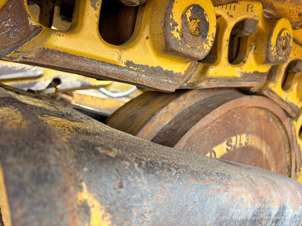 CAT D6T LGP Crawler dozers