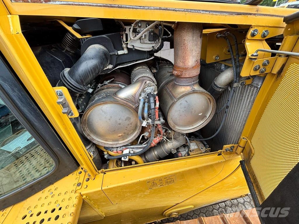 CAT D6T LGP Crawler dozers