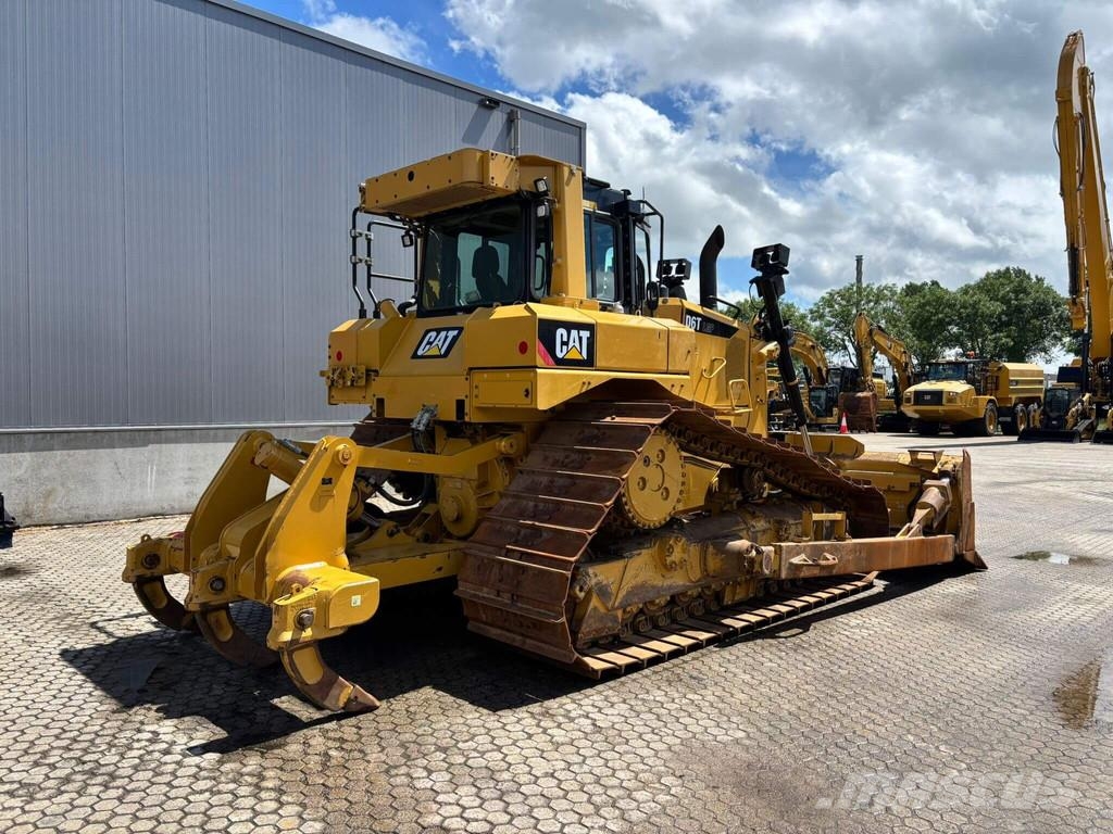 CAT D6T LGP Crawler dozers