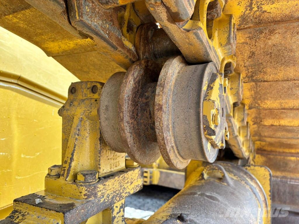 CAT D6T LGP Crawler dozers