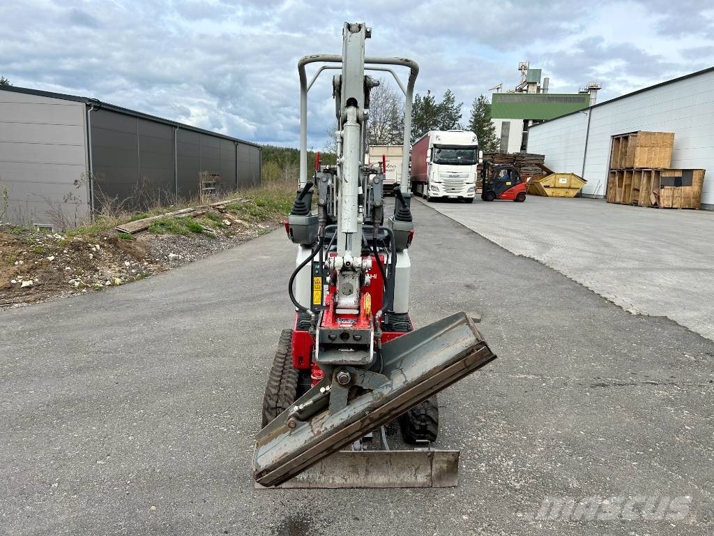 Takeuchi TB 210R V1 小型挖土機/掘鑿機<7t(小型挖掘機)