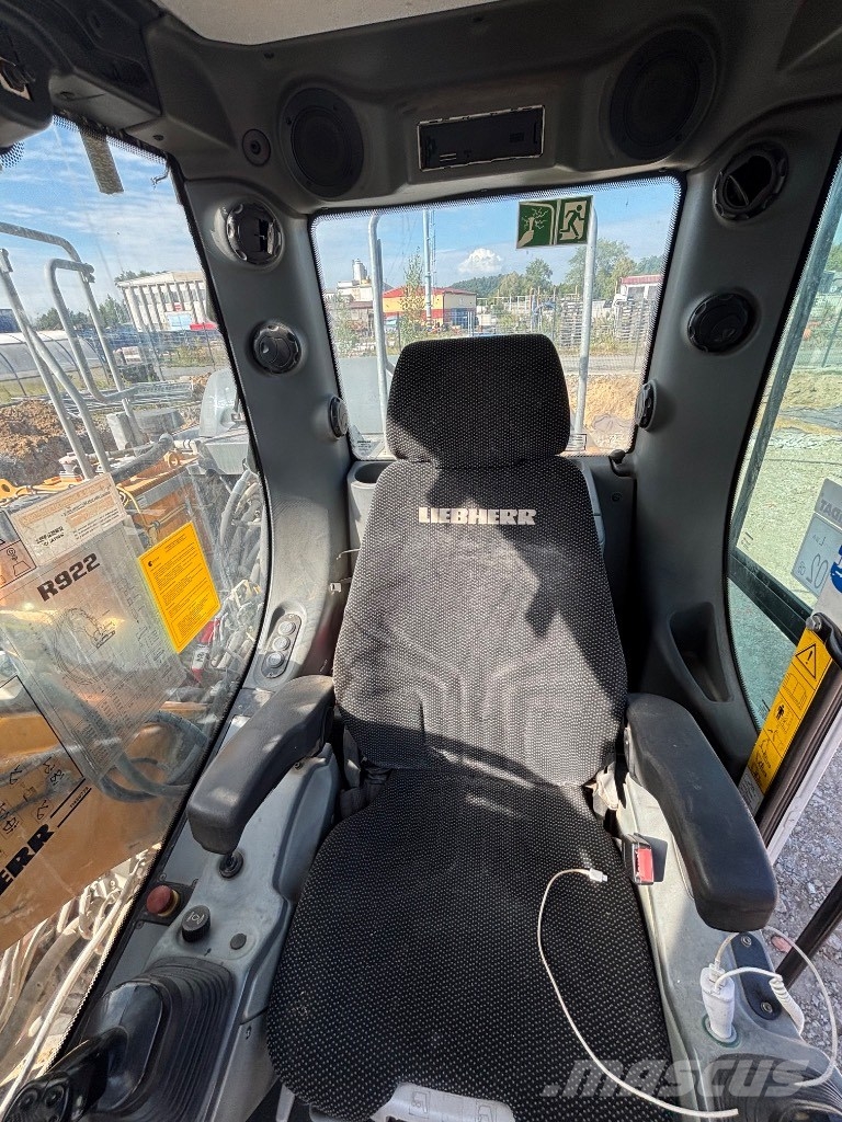 Liebherr 922 Crawler excavators