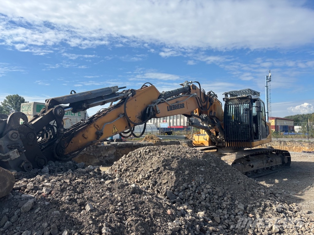 Liebherr 922 Crawler excavators