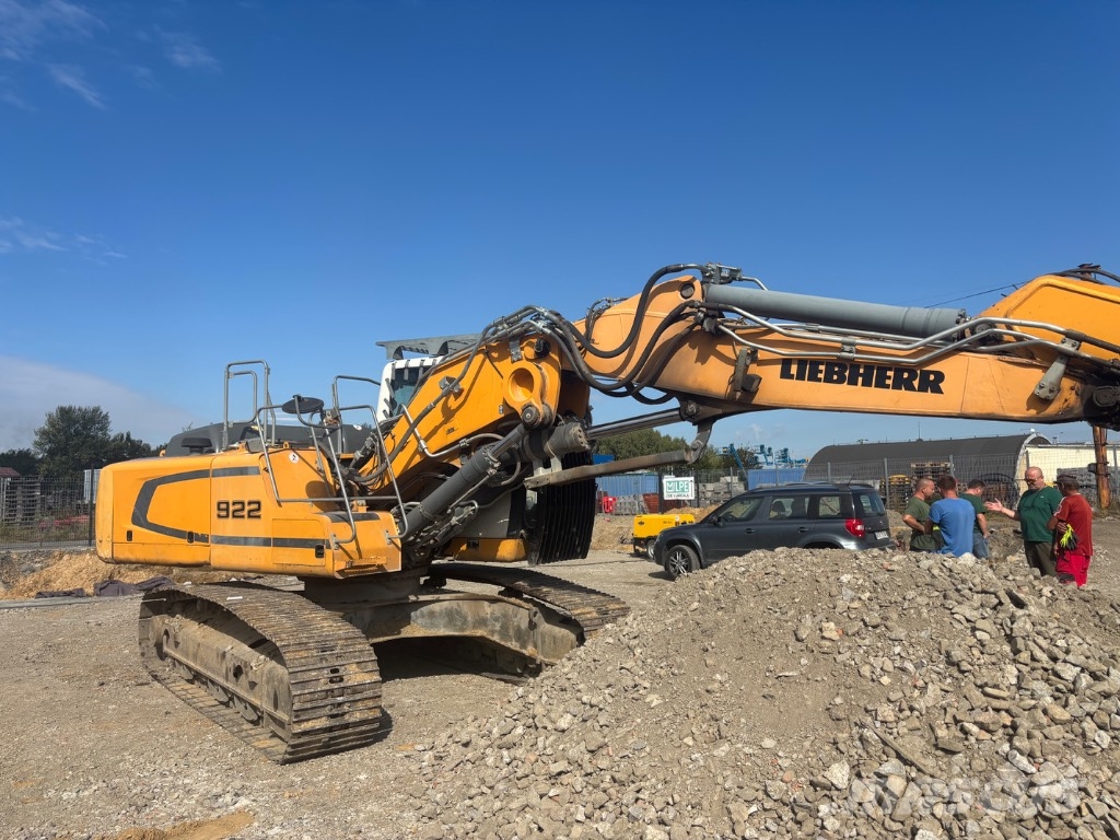 Liebherr 922 Crawler excavators