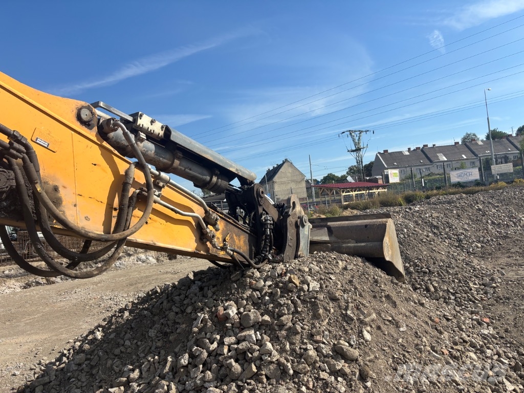 Liebherr 922 Crawler excavators