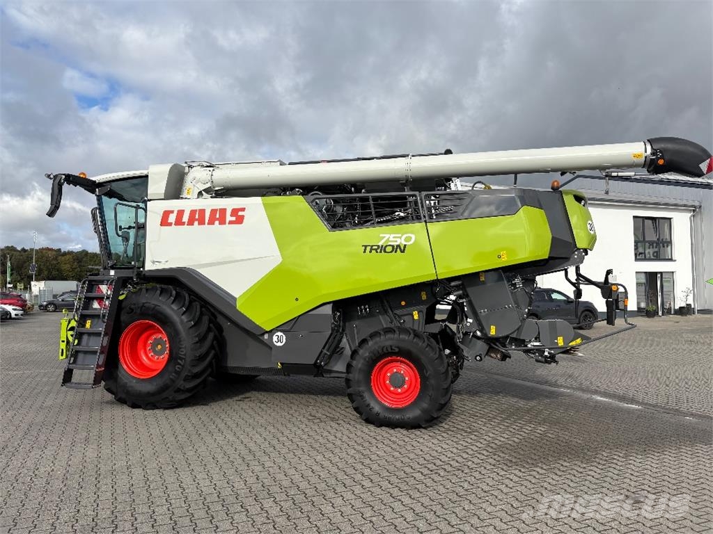CLAAS TRION 750 *370 Trommelstunden* Combine harvesters