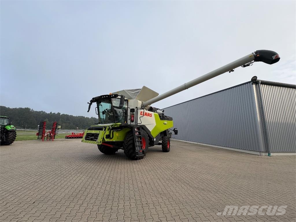 CLAAS TRION 750 *370 Trommelstunden* Combine harvesters