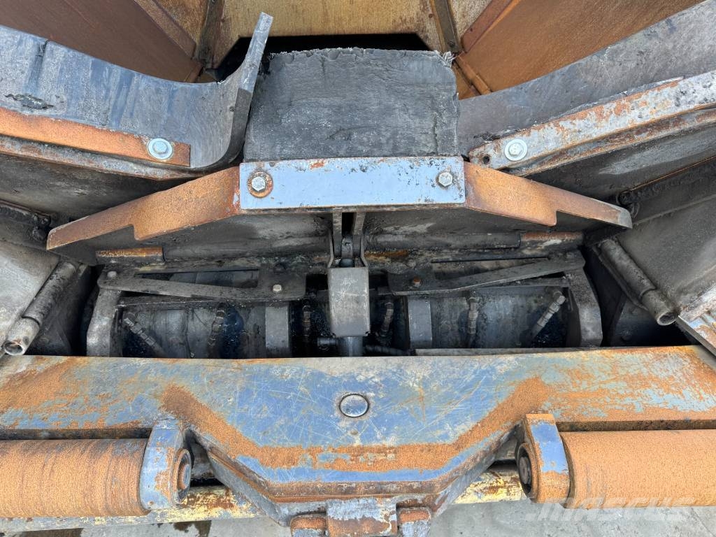 Bomag BMF 2500 S Asfaltafwerkmachines