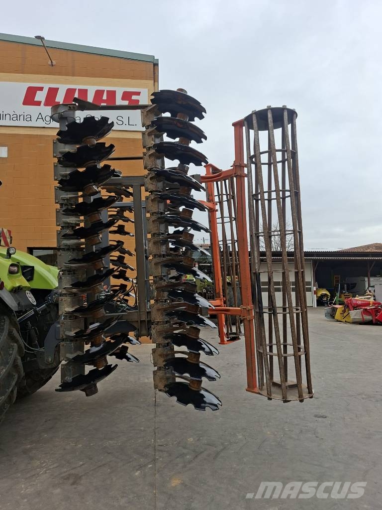 Mandam Mandam 6 Kiekkomultaimet ja lautasäkeet