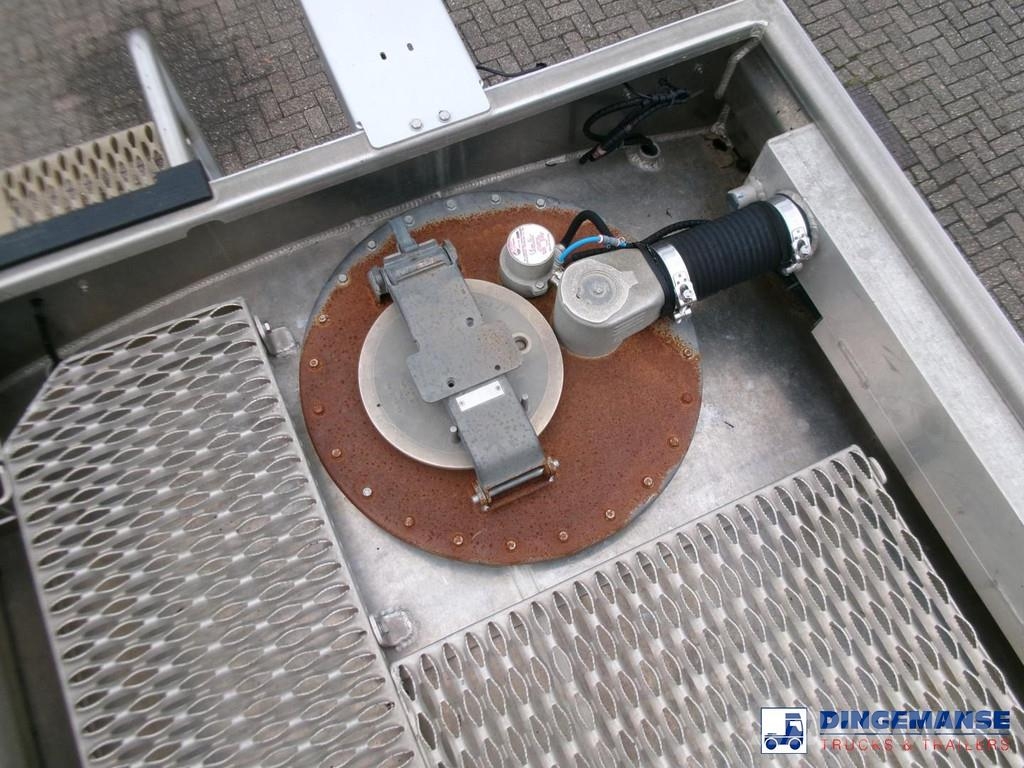 Renault Premium 270 4x2 fuel tank 13.8 m3 / 4 comp Tankwagen