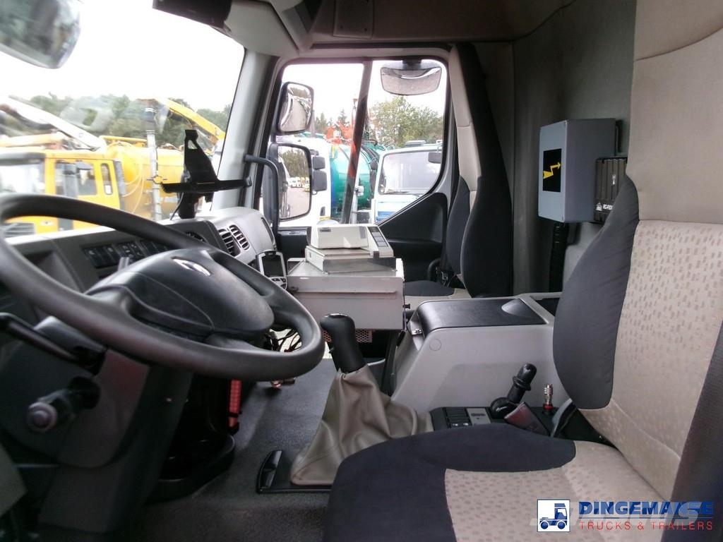 Renault Premium 270 4x2 fuel tank 13.8 m3 / 4 comp Tankwagen