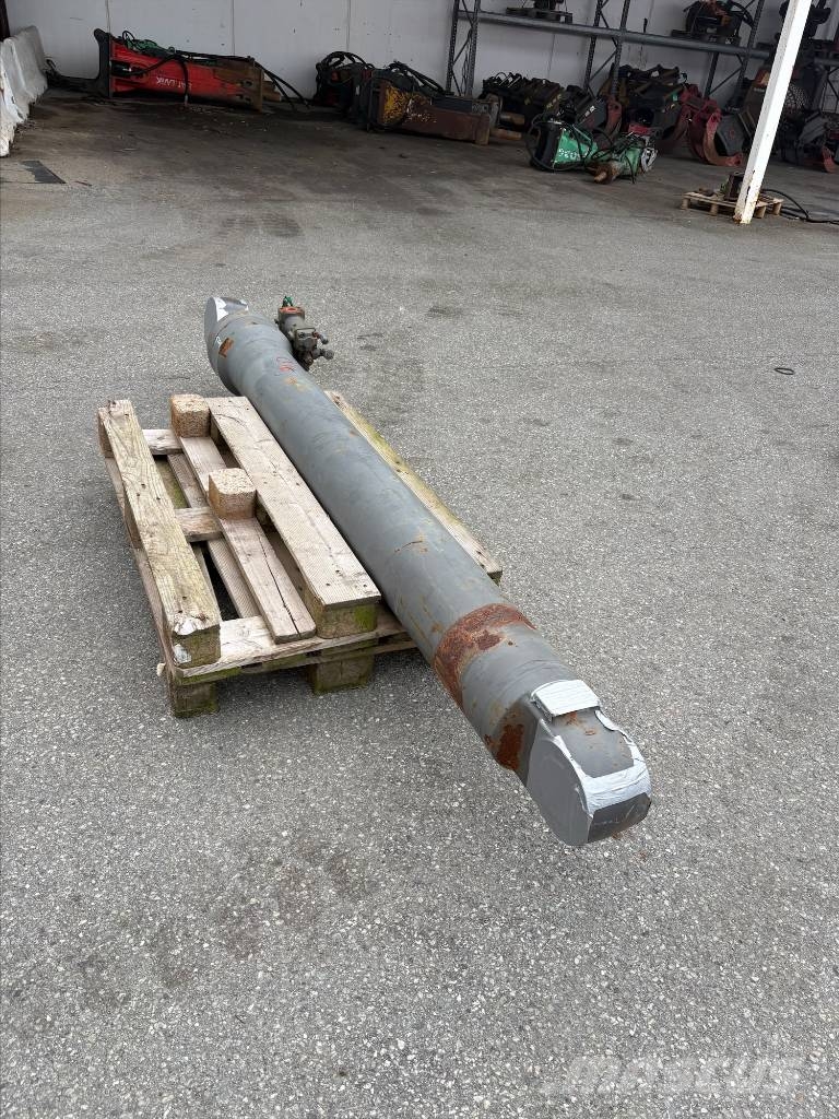 Volvo EC480 Stick / Arm Cylinder – 14736353 Hydraulik