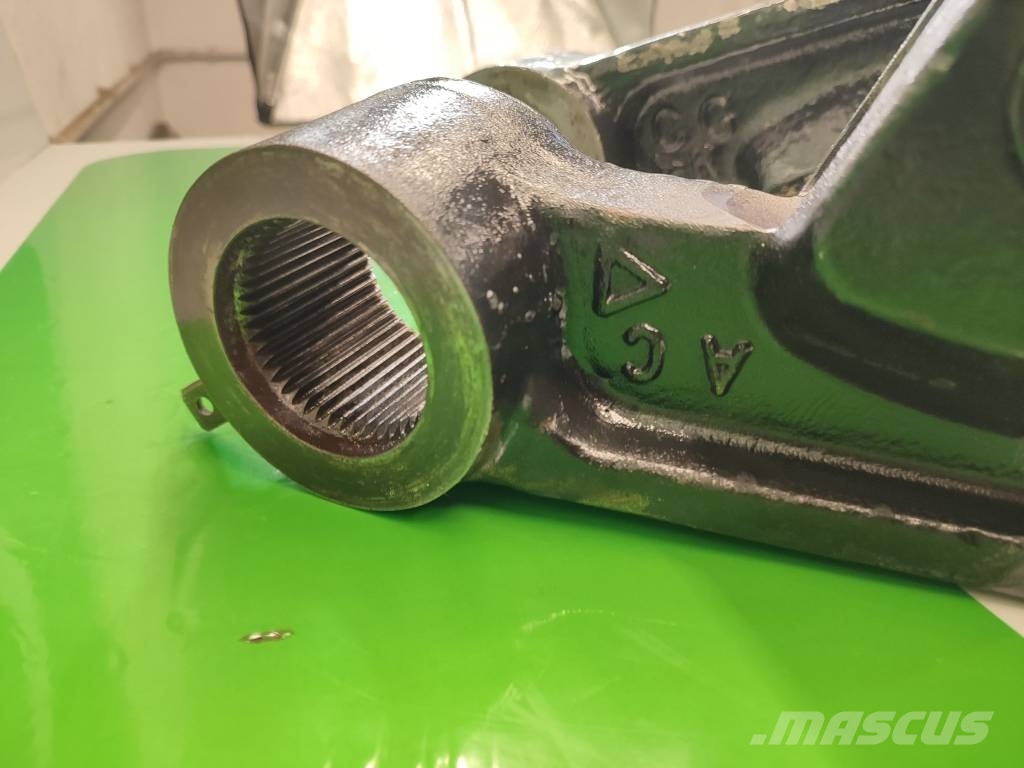 Steyr 6175 CVT Rear Lift Arm CNH 84371440 Alusta ja jousitus