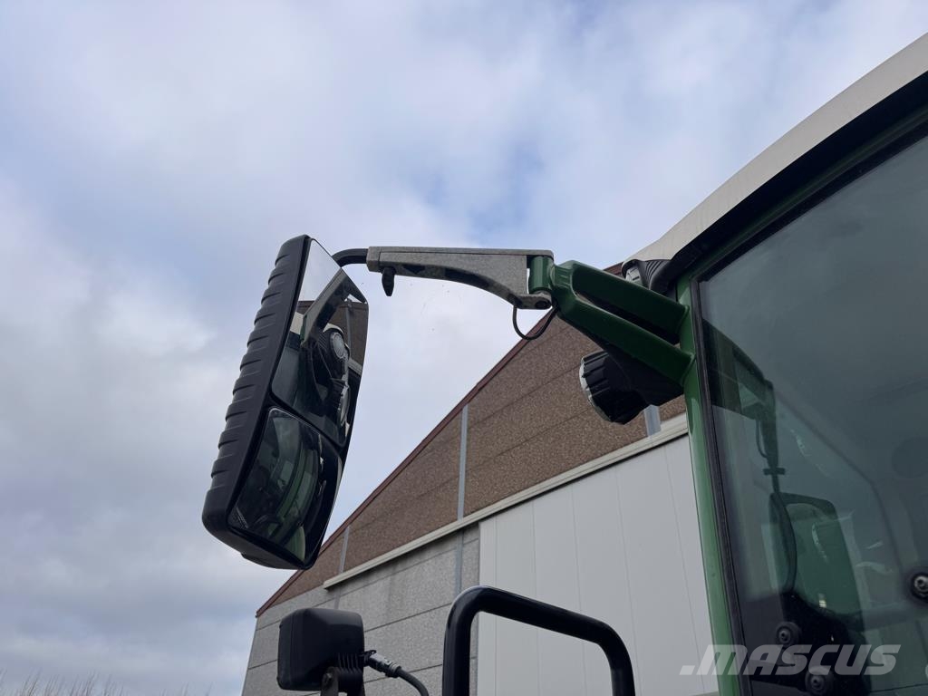 Fendt 824 VARIO PROFI + Трактори