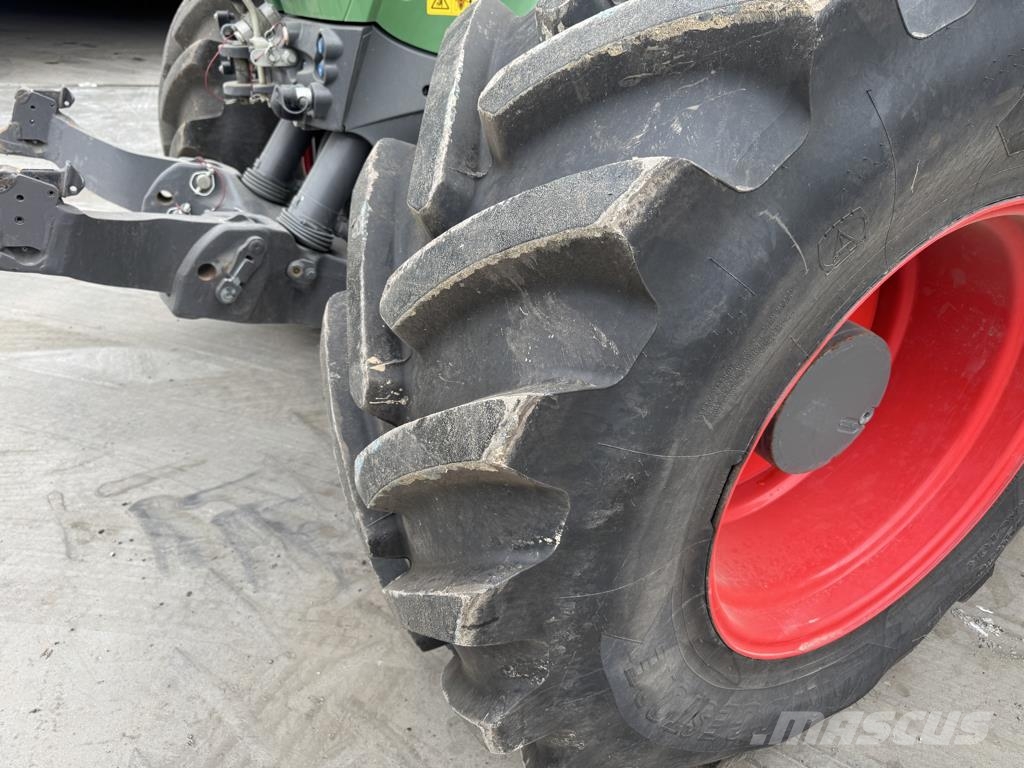 Fendt 824 VARIO PROFI + Трактори