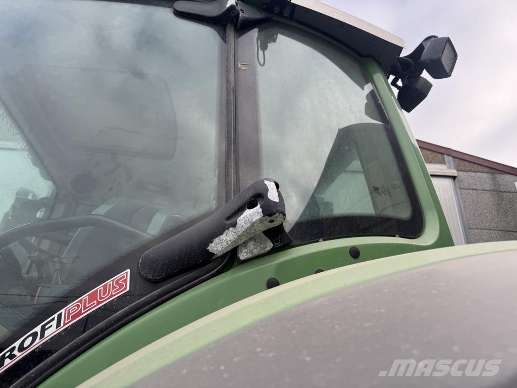 Fendt 824 VARIO PROFI + Трактори