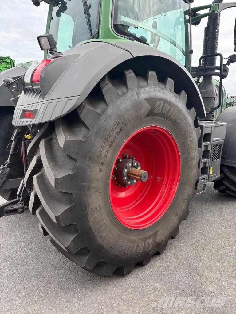 Fendt 824 VARIO PROFI + MOTEUR NEUF トラクター