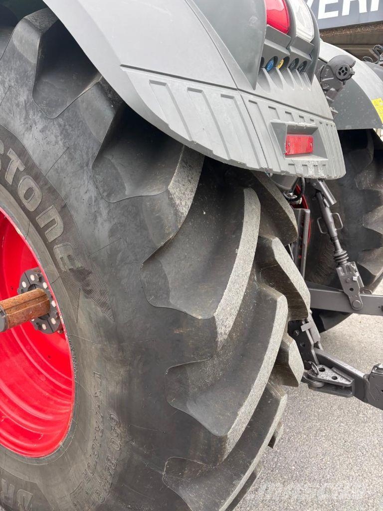 Fendt 824 VARIO PROFI + MOTEUR NEUF トラクター