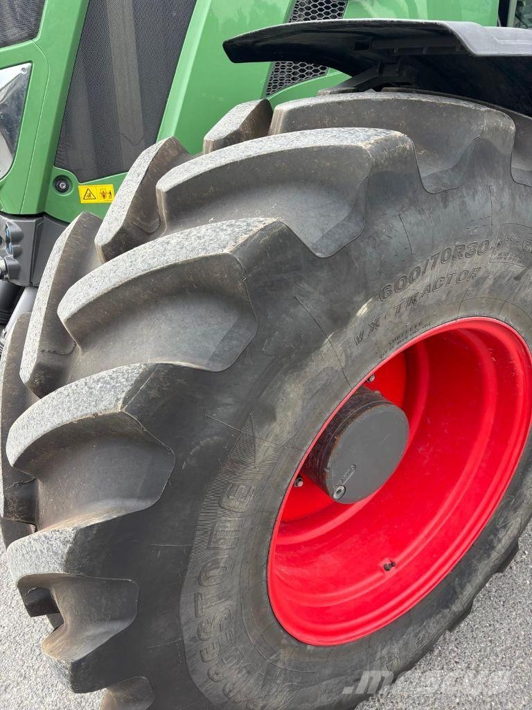 Fendt 824 VARIO PROFI + MOTEUR NEUF トラクター